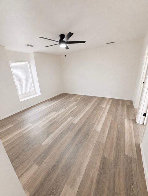 631 Western Hills Drive Southeast 3 Beds Apartment for Rent