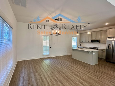 2712 8Th Ave SW 3 Beds Apartment for Rent