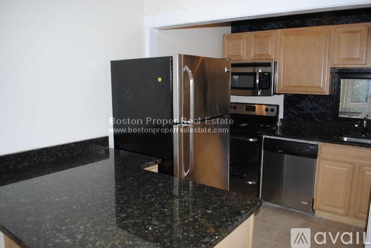 337 Beacon St 1 Apartment for Rent - Photo gallery 3