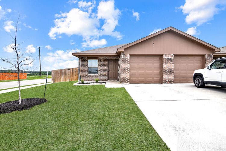 1006 Barbara Jordan St 3 Beds Apartment for Rent - Photo gallery 1