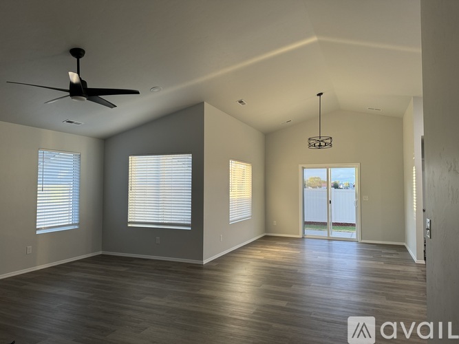 3969 East Syracuse Street 4 Beds Single Family Home for Rent - Photo gallery 2
