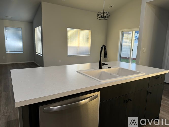 3969 East Syracuse Street 4 Beds Single Family Home for Rent - Photo gallery 3