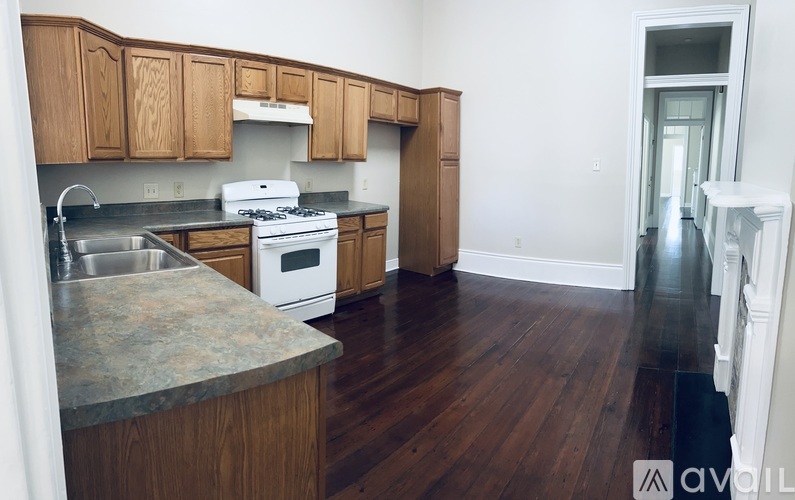 325 Elmira Avenue 3 Beds Townhouse for Rent - Photo gallery 5