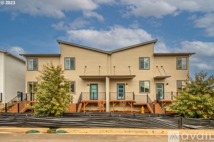 2069 Strong Road Southeast Studio Townhouse for Rent - Photo gallery 1