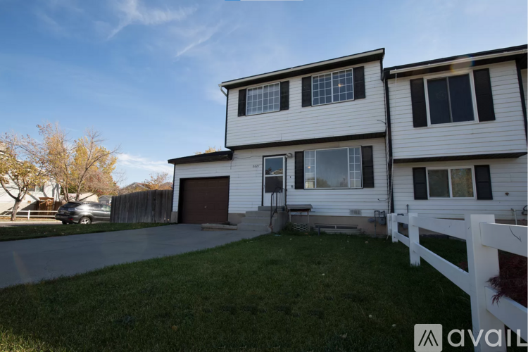 8827 Pinion Lane Studio Townhouse for Rent - Photo gallery 1