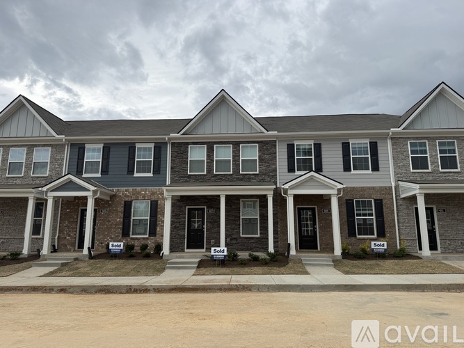 907 Highfield Way 3 Beds Apartment for Rent - Photo gallery 1