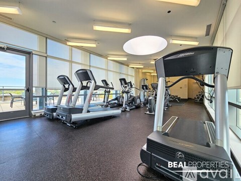 558 W Webster Ave 2 Beds Apartment for Rent