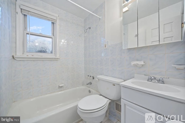 3318 Avondale Avenue 2 Beds Single Family Home for Rent - Photo gallery 3