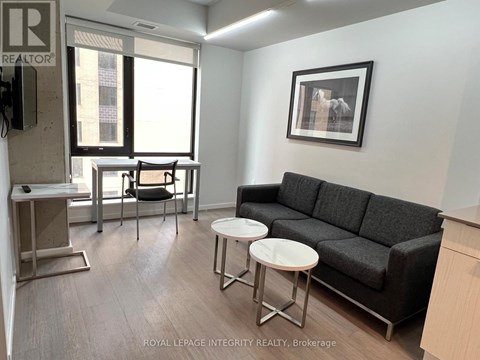 2010 - 105 CHAMPAGNE AVENUE 2 Beds Apartment for Rent