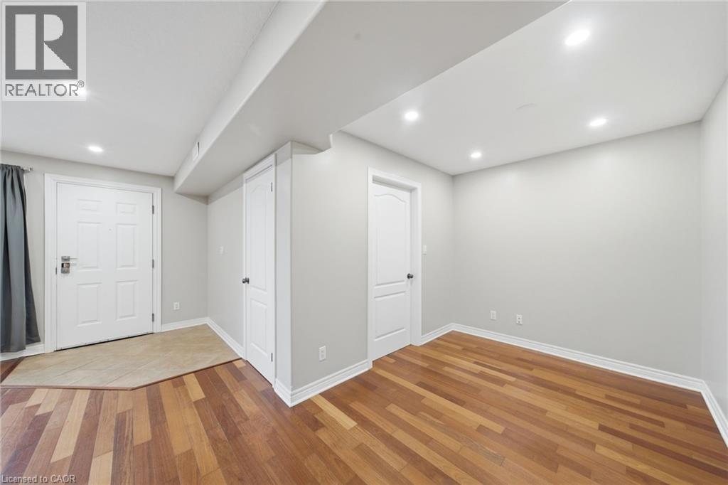 50 WHITLAW Way Unit# 102 2 Beds Apartment, Condo, Home for Rent - Photo gallery 3