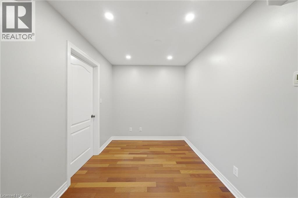 50 WHITLAW Way Unit# 102 2 Beds Apartment, Condo, Home for Rent - Photo gallery 4