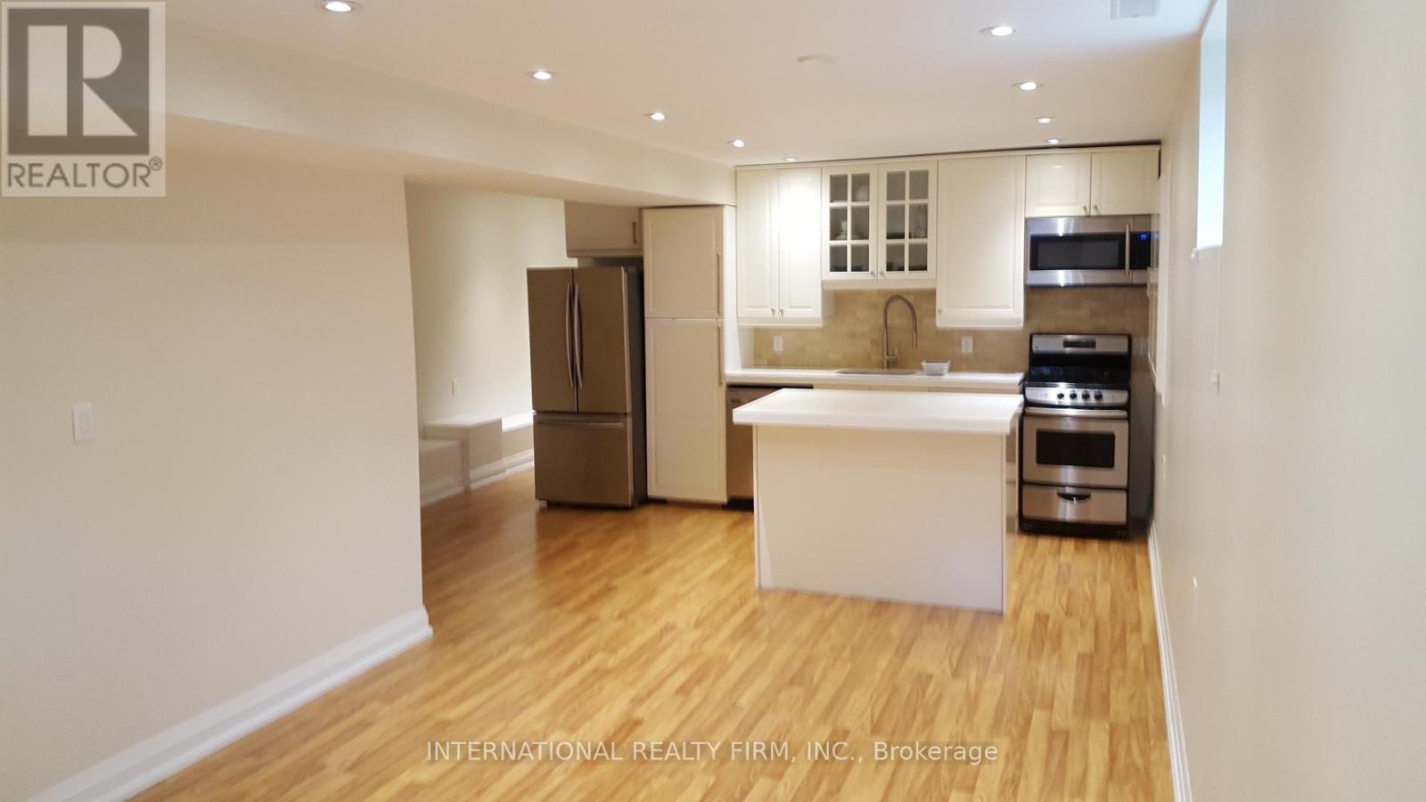 LOWER - 24 DUGGAN AVENUE 3 Beds Home, Multifamily, Triplex for Rent - Photo gallery 2