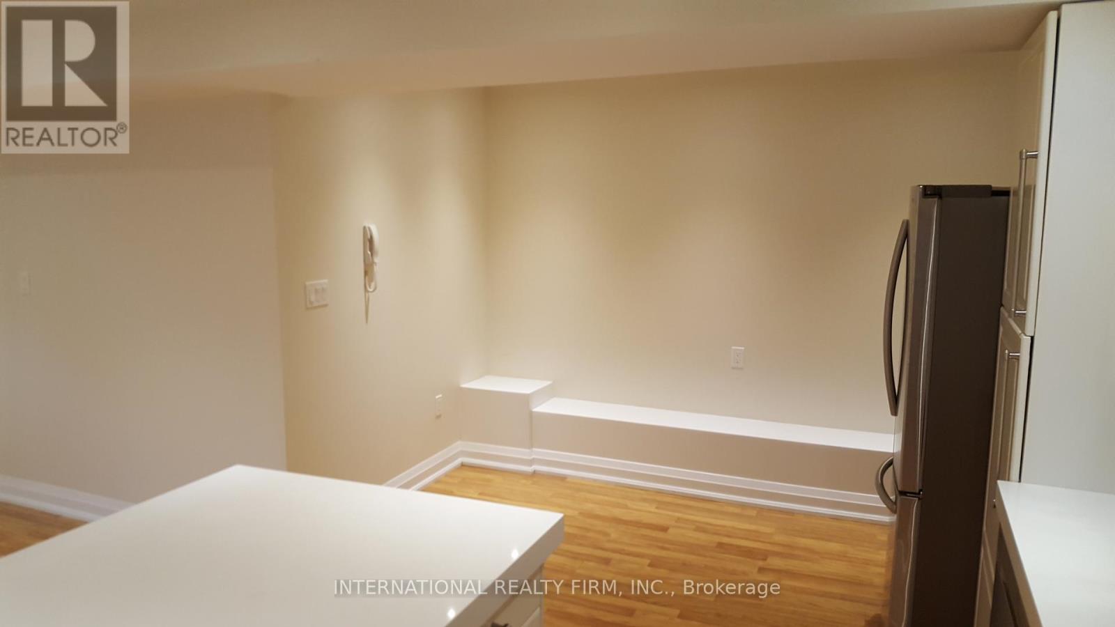 LOWER - 24 DUGGAN AVENUE 3 Beds Home, Multifamily, Triplex for Rent - Photo gallery 4