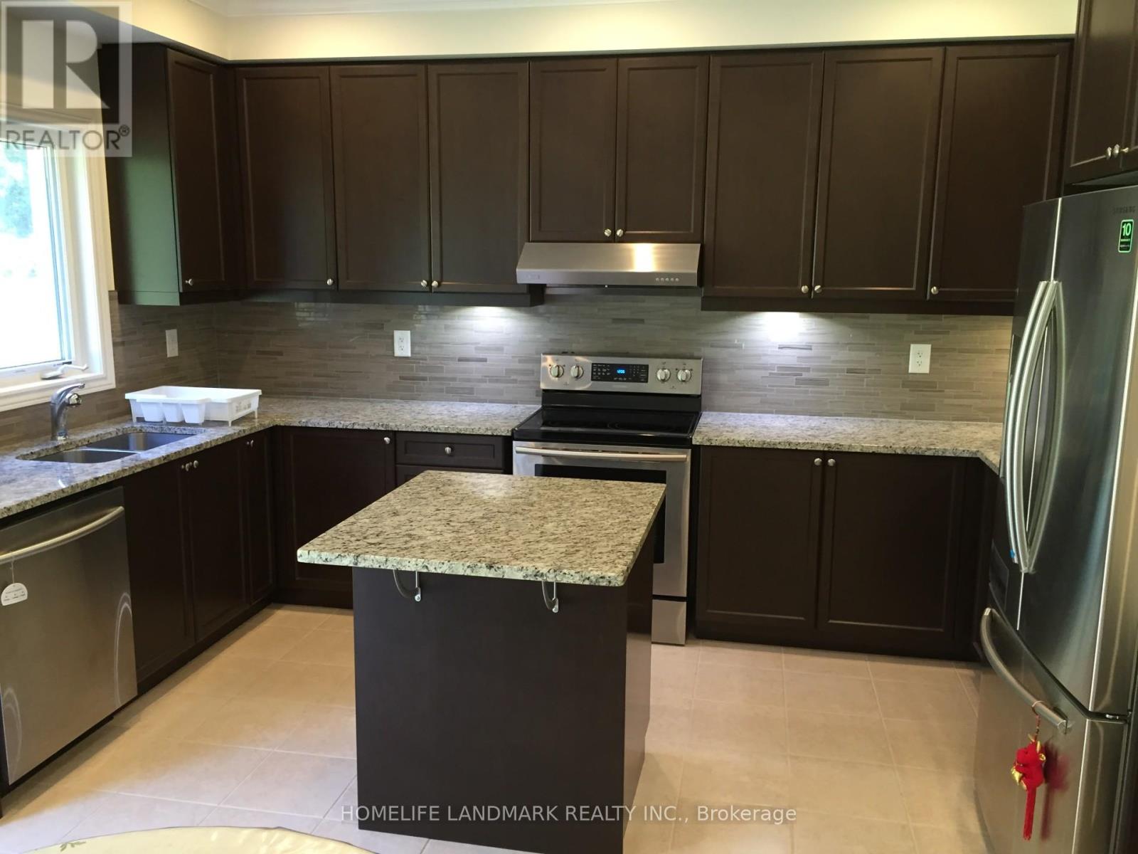 140 RIDING MOUNTAIN DRIVE 4 Beds House for Rent - Photo gallery 2