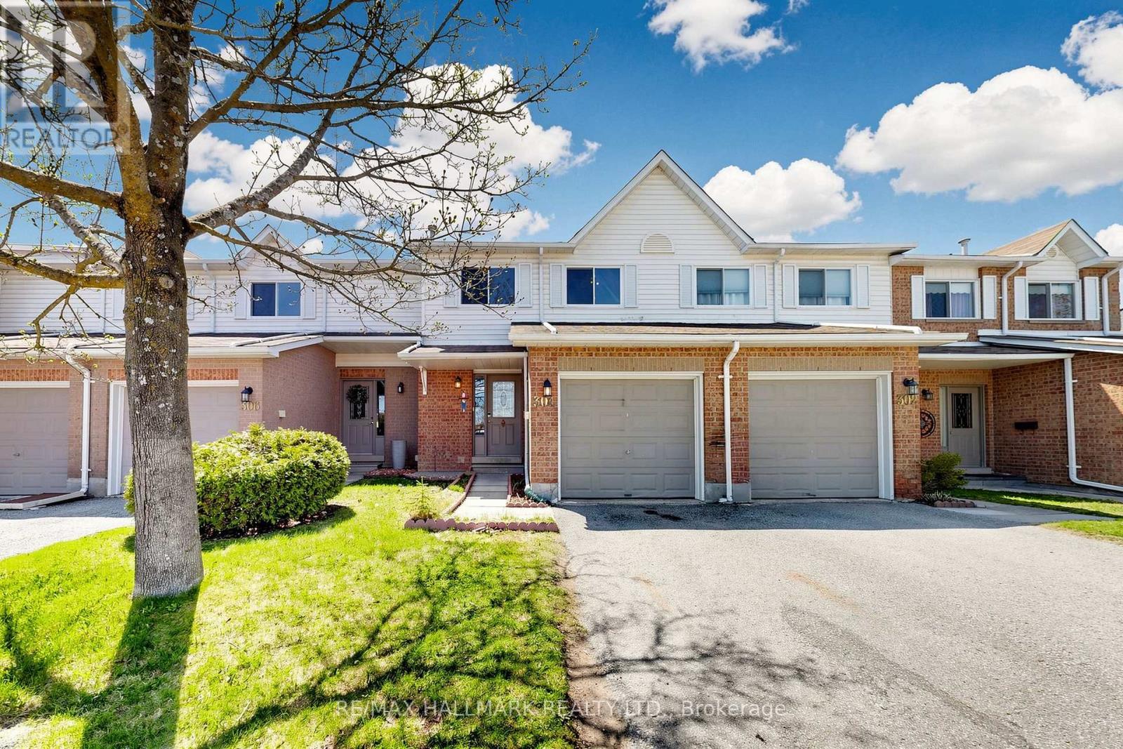 304 MACIVER BOULEVARD 3 Beds Condo, Home, Townhouse for Rent - Photo gallery 1