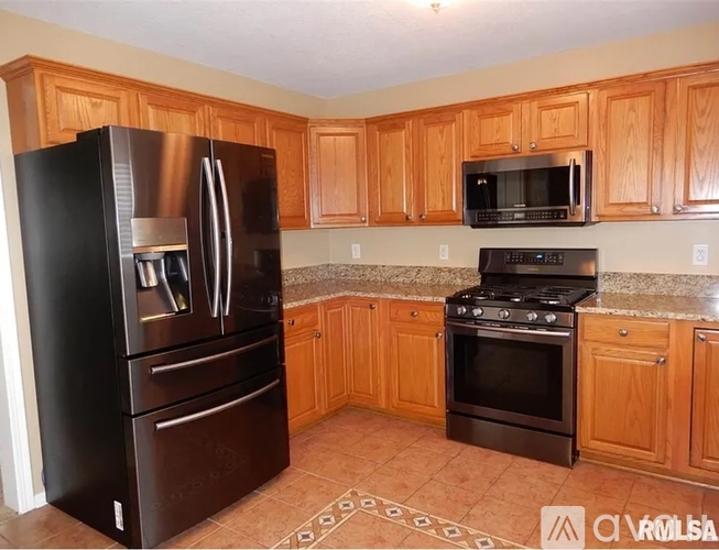 1807 W Prairie Ct 5 Beds Single Family Home for Rent - Photo gallery 2