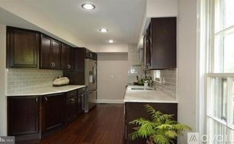 8570 Chester Grove Ct 3 Beds Apartment for Rent - Photo gallery 5