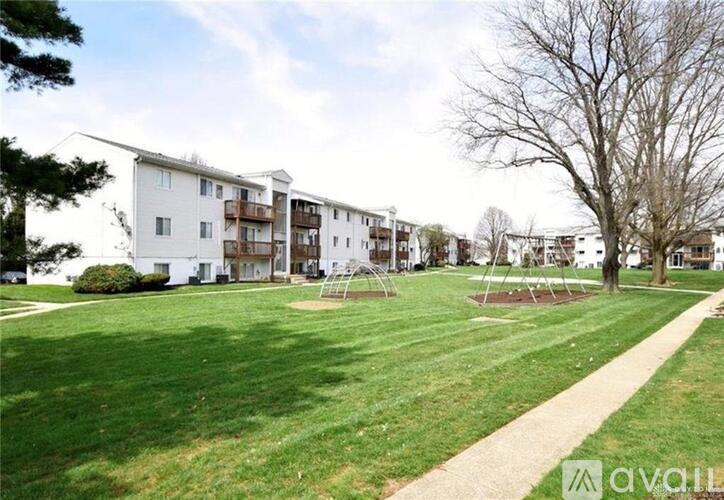 5605 Coach Dr E 2 Beds Condo for Rent - Photo gallery 3