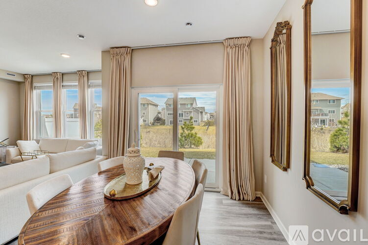 12283 Ghia Court Northeast 3 Beds Townhouse for Rent - Photo gallery 2