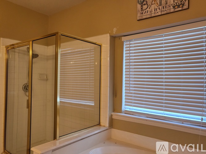 4522 Oak Shores Dr 5 Beds Single Family Home for Rent - Photo gallery 4
