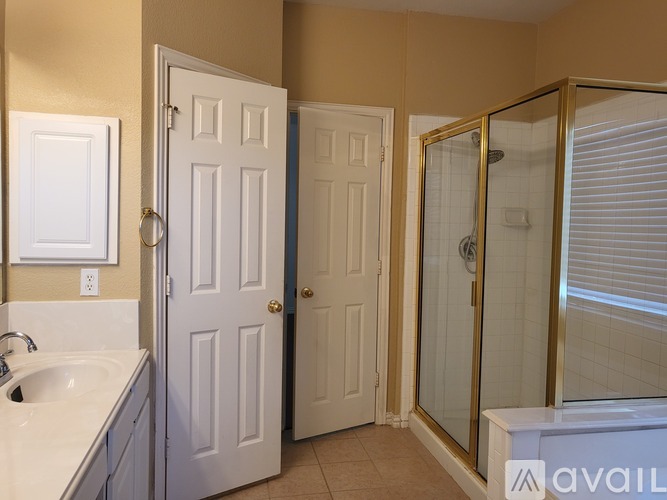 4522 Oak Shores Dr 5 Beds Single Family Home for Rent - Photo gallery 5