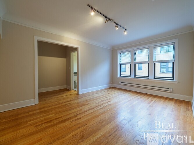 2317 N Rockwell St Studio Apartment for Rent - Photo gallery 1