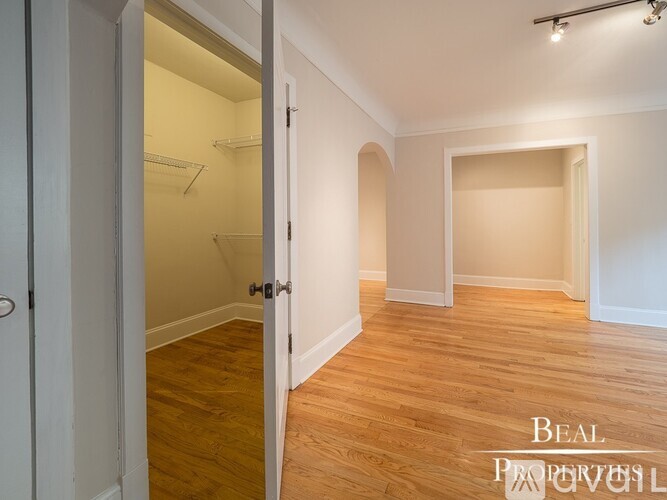 2317 N Rockwell St Studio Apartment for Rent - Photo gallery 3