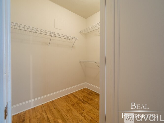 2317 N Rockwell St Studio Apartment for Rent - Photo gallery 4