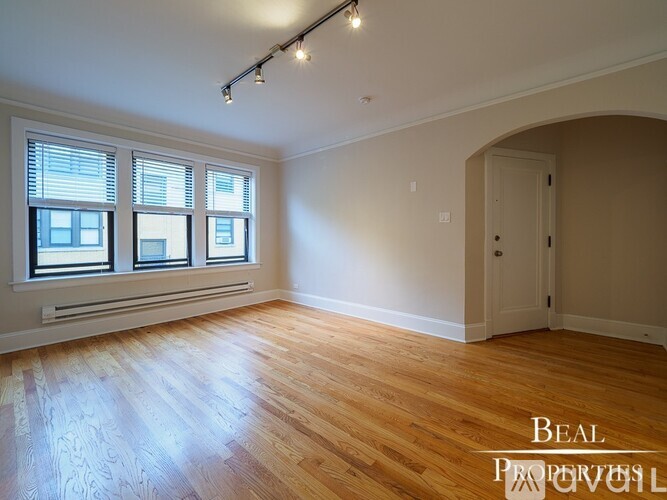 2317 N Rockwell St Studio Apartment for Rent - Photo gallery 5