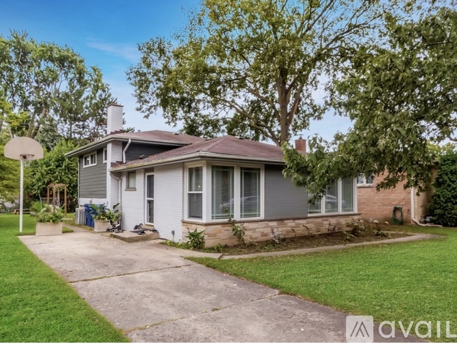 726 Lawler Ave 3 Beds Single Family Home for Rent - Photo gallery 1