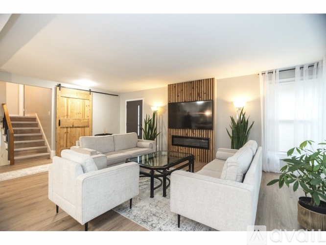 726 Lawler Ave 3 Beds Single Family Home for Rent - Photo gallery 4