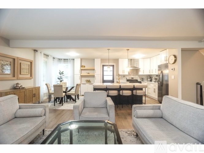 726 Lawler Ave 3 Beds Single Family Home for Rent - Photo gallery 5