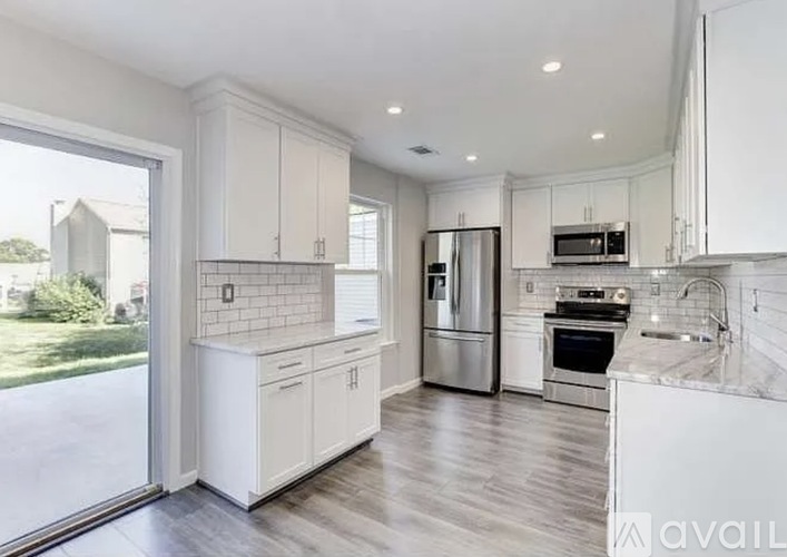 8 Wendy Way 3 Beds Condo for Rent - Photo gallery 2
