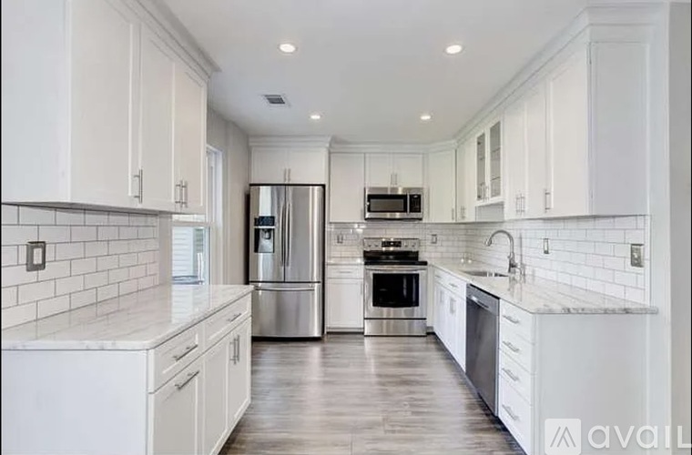 8 Wendy Way 3 Beds Condo for Rent - Photo gallery 3