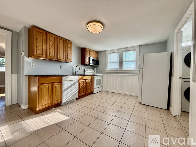 90 Pleasant St 2 Beds Apartment for Rent - Photo gallery 2
