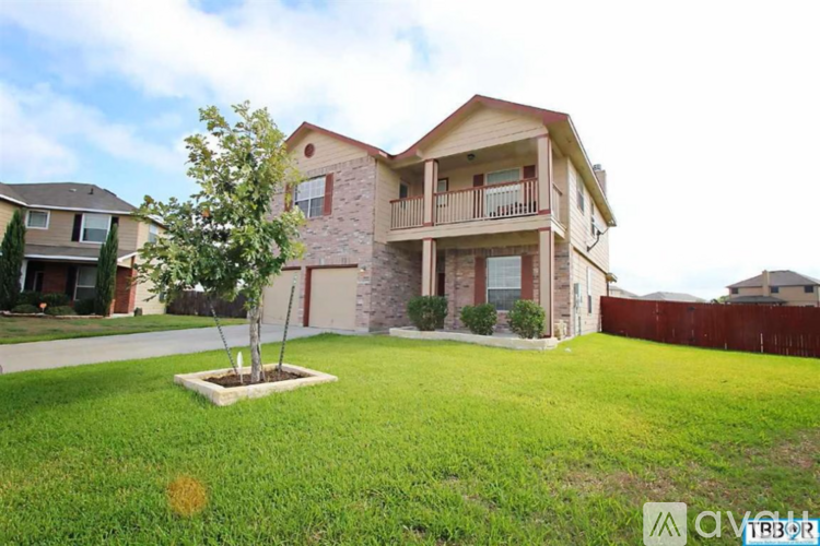 9904 Fantail Ln 5 Beds Single Family Home for Rent - Photo gallery 2