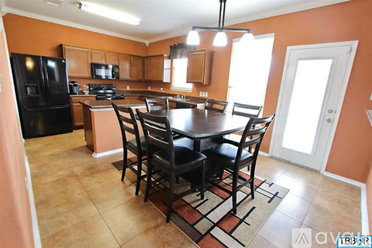 9904 Fantail Ln 5 Beds Single Family Home for Rent - Photo gallery 4