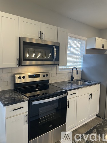 233 Lamont Ave 3 Beds Apartment for Rent - Photo gallery 3