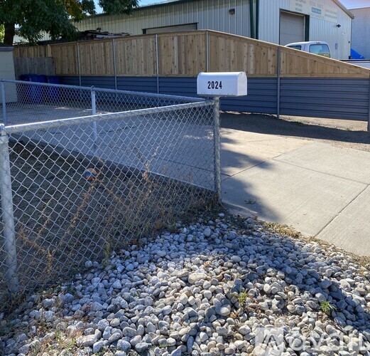 2024 West Hamilton Place 2 Beds Apartment for Rent - Photo gallery 3