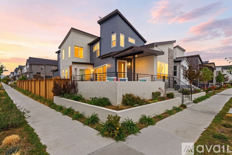 6150 N Dallas St. Bldg. 5 4 Beds Single Family Home for Rent - Photo gallery 2