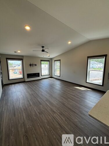 676 Yosemite Way 3 Beds Apartment for Rent - Photo gallery 4