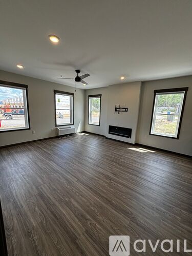 676 Yosemite Way 1 Apartment for Rent - Photo gallery 4