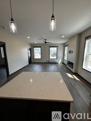 676 Yosemite Way 1 Apartment for Rent - Photo gallery 5