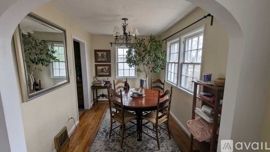 1036 Logan Avenue 4 Beds Single Family Home for Rent - Photo gallery 2