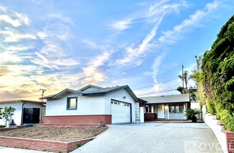 1045 Marvista Avenue 3 Beds Apartment for Rent