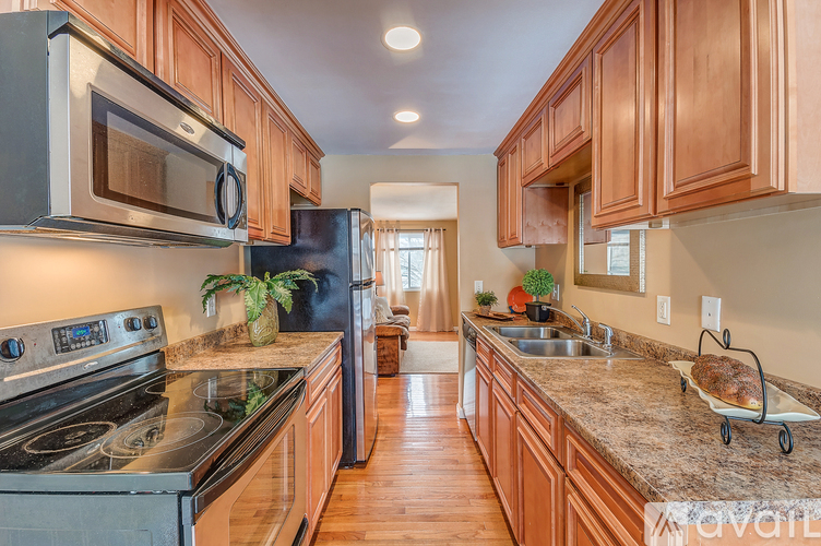 260 Robert Drive 3 Beds Townhouse for Rent - Photo gallery 3