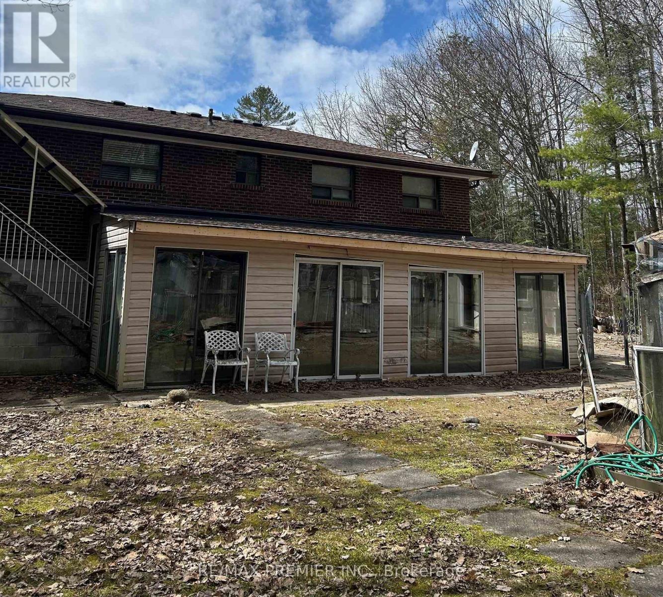 MAIN - 61 CEDAR LANE DRIVE 4 Beds House for Rent - Photo gallery 2