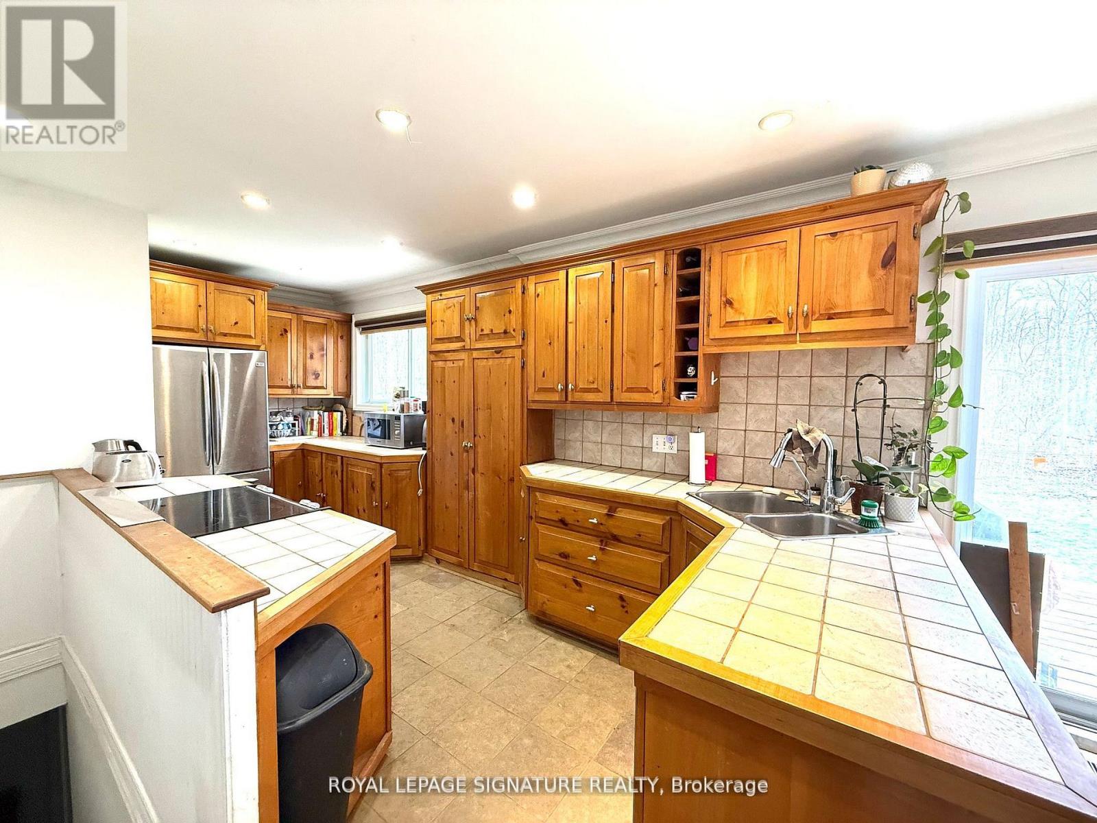 38 BURNHAMTHORPE ROAD W 2 Beds House for Rent - Photo gallery 4