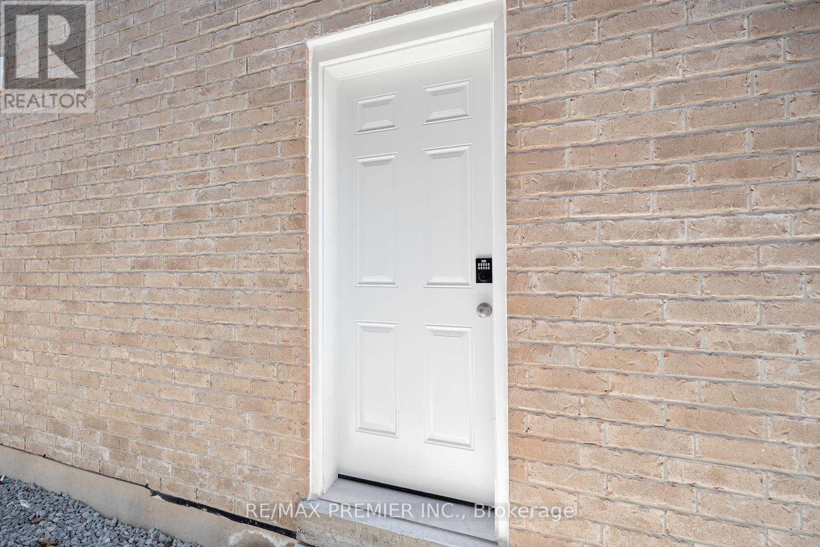 LOWER - 1058 CAMEO STREET 1 House for Rent - Photo gallery 1