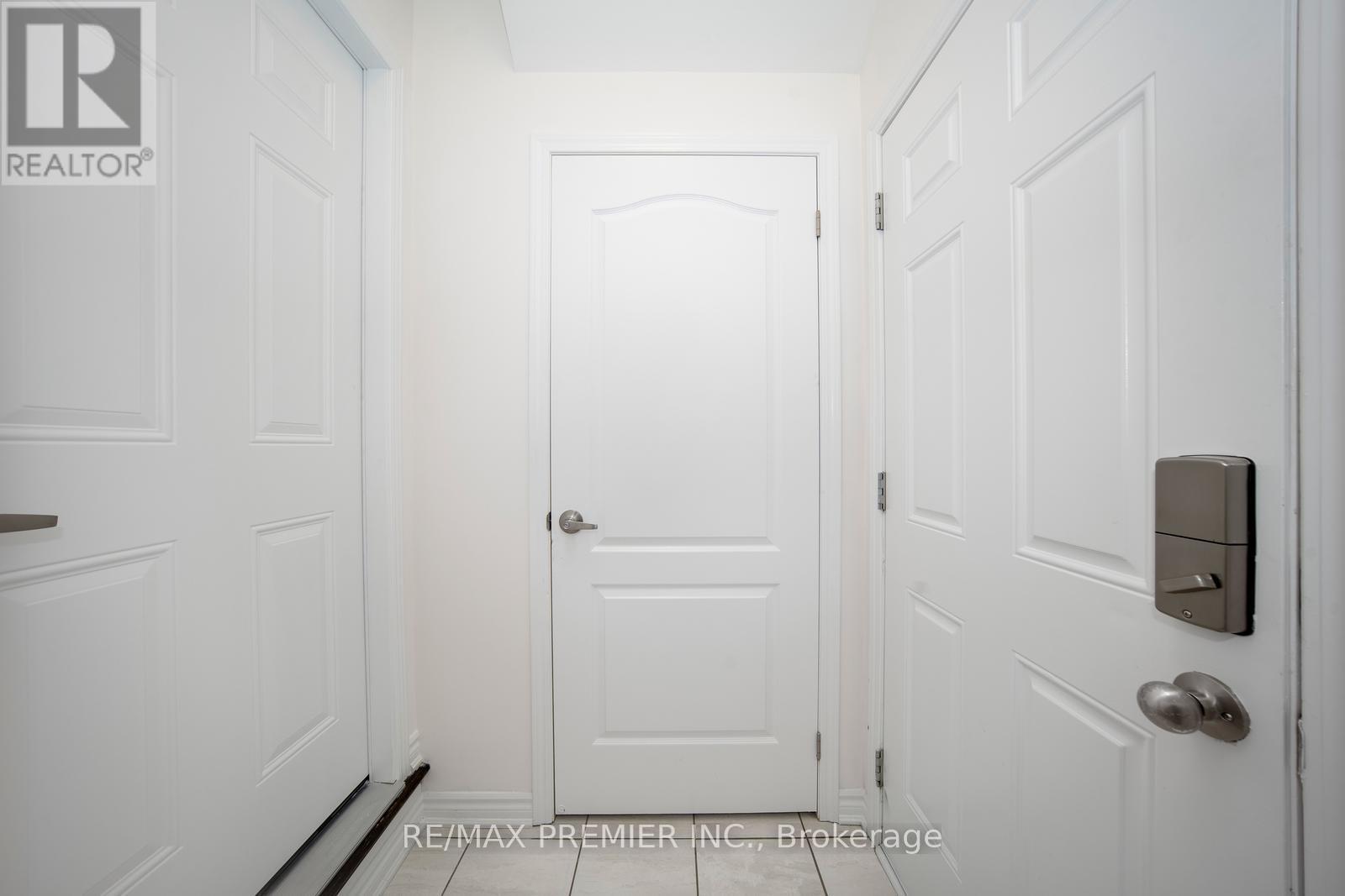 LOWER - 1058 CAMEO STREET 1 House for Rent - Photo gallery 2